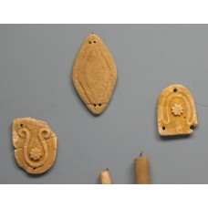 Frit and marble model, female sex organ